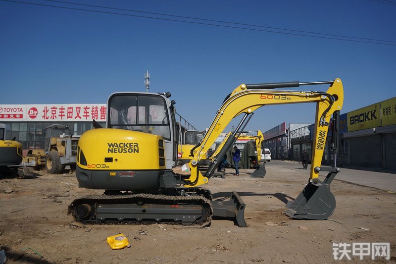 威克诺森6003挖掘机整机外观