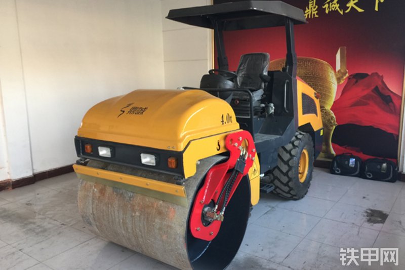 鼎诚cd-4t单钢轮压路机