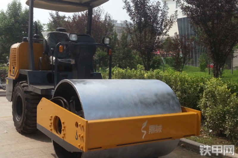 鼎诚dc-35t单钢轮压路机