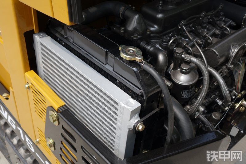 驭工YG15-8挖掘机局部