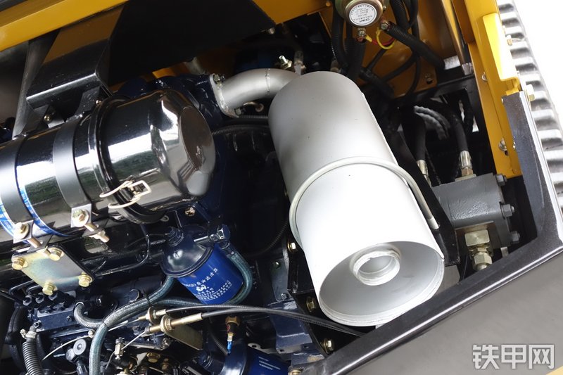 驭工YG22-9X挖掘机局部