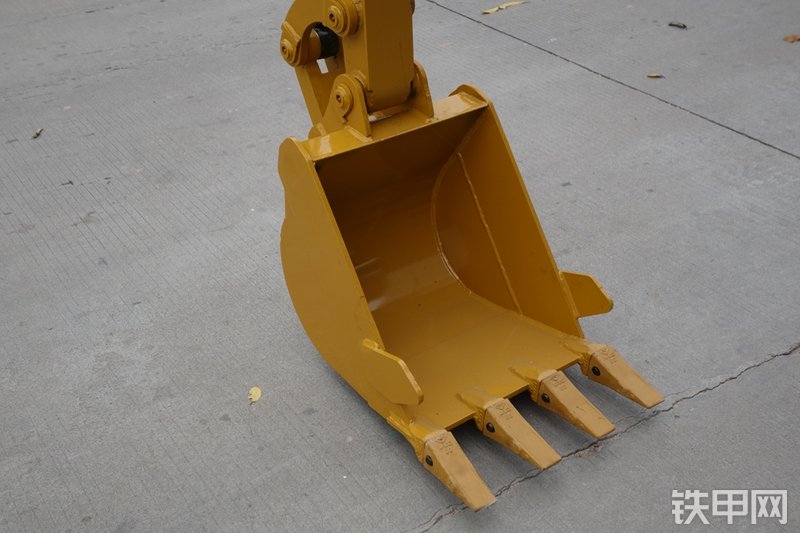 驭工YG30-9X挖掘机局部