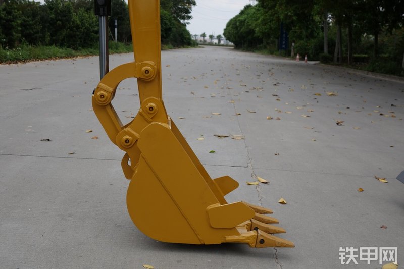 驭工YG30-9X挖掘机局部