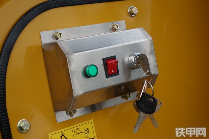 驭工YG22-9X挖掘机局部