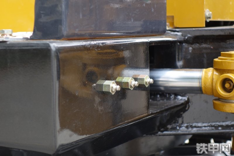 驭工YG15-8挖掘机局部