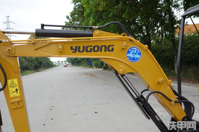 驭工YG22-9X挖掘机局部