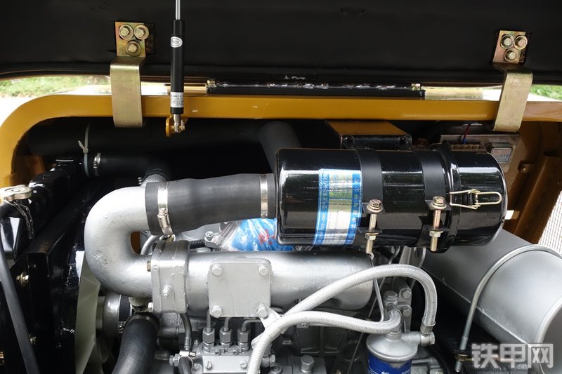 驭工YG30-9X挖掘机局部