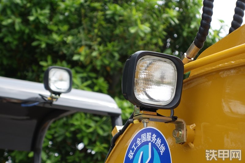 驭工YG30-9X挖掘机局部