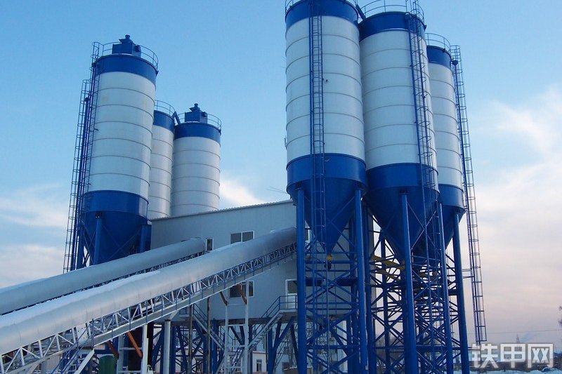 鸿达建工hzs180混凝土商混站