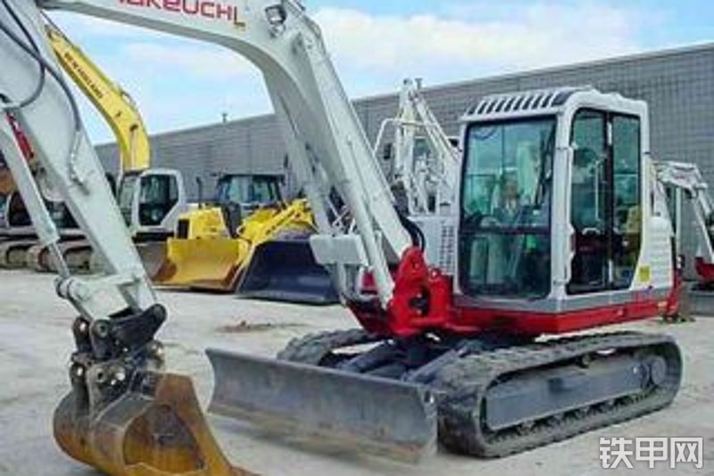 竹内75履带式挖掘机