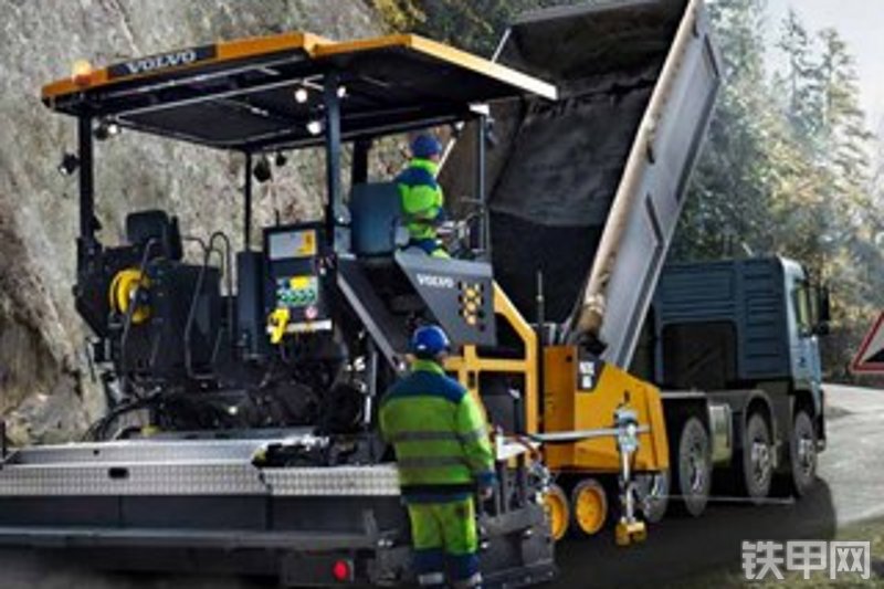 沃尔沃p5870c-abg轮式沥青摊铺机