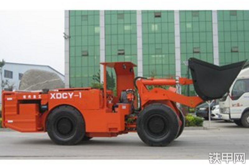 泰安现代重工xdcy-1n自行式铲运机
