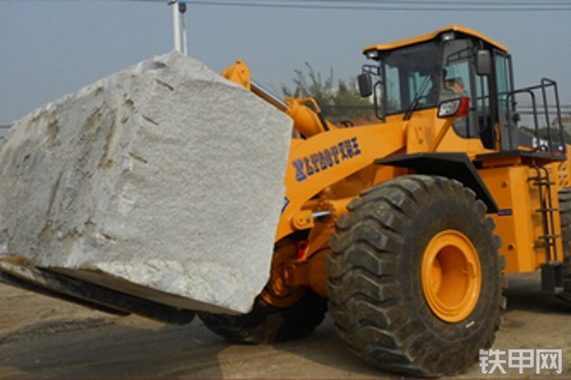 欣龙腾lt32t叉装车