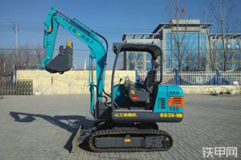 华夏山工SG25-9挖掘机整机外观