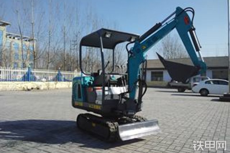 华夏山工SG15-9挖掘机整机外观