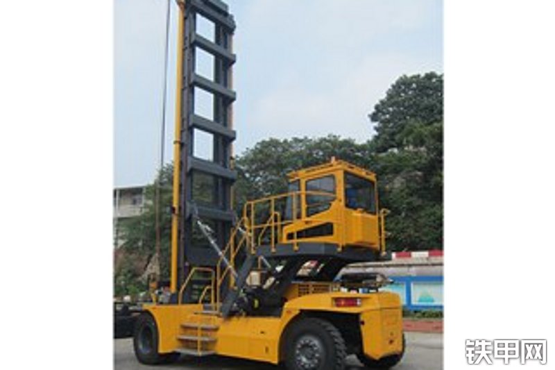 徐工xch80港口移动起重机