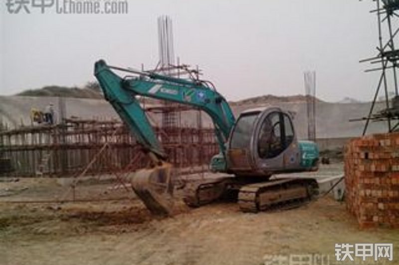 神钢sk100-5履带式挖掘机