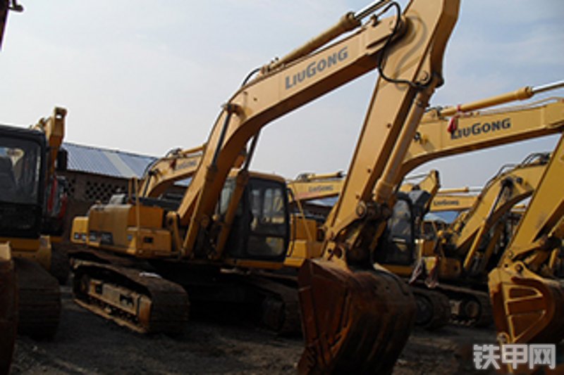 柳工clg230履带式挖掘机