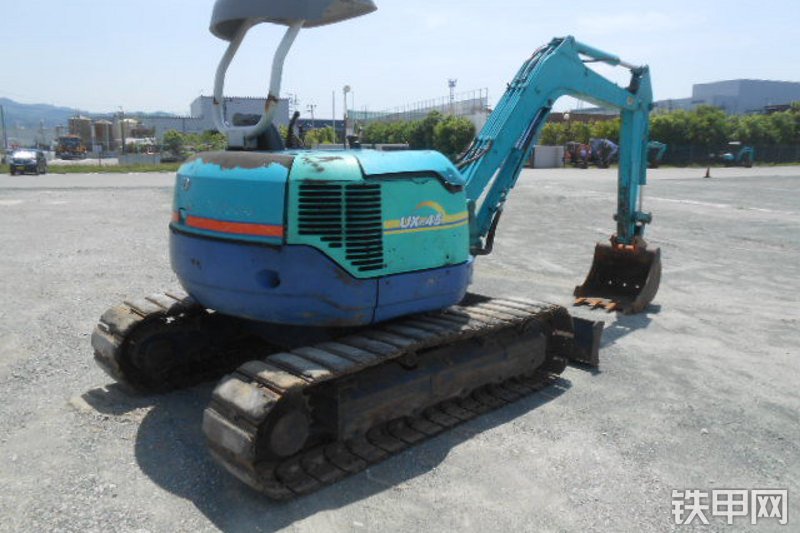 久保田U-45挖掘机整机外观