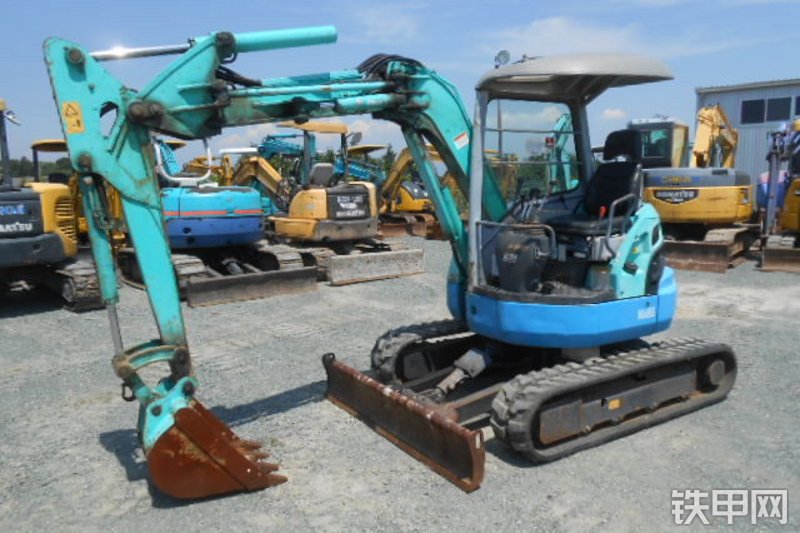 久保田RX-403S挖掘机整机外观