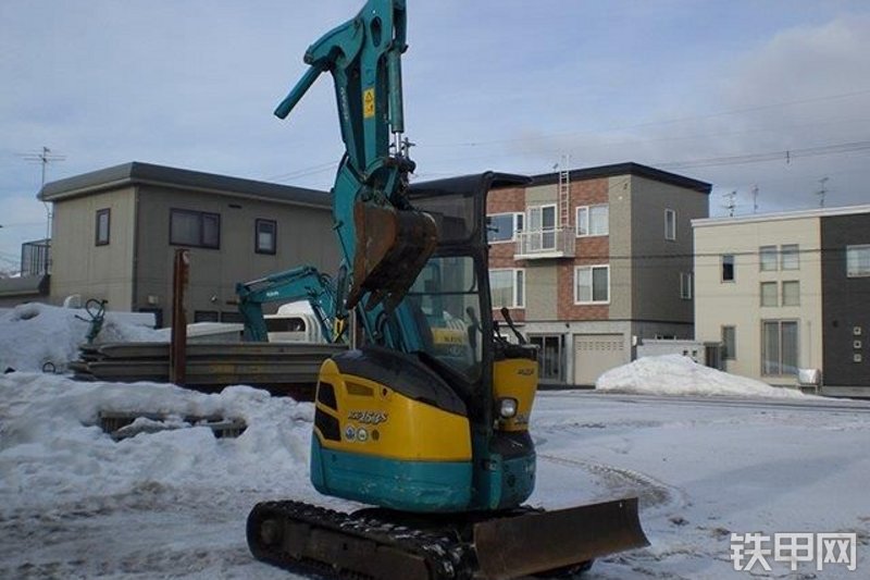 久保田RX-153S挖掘机整机外观