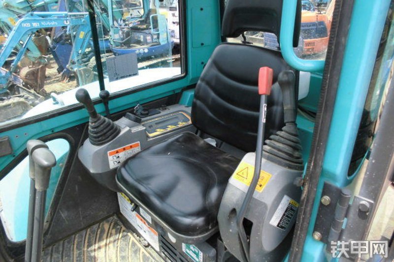 久保田U-40-3S挖掘机局部