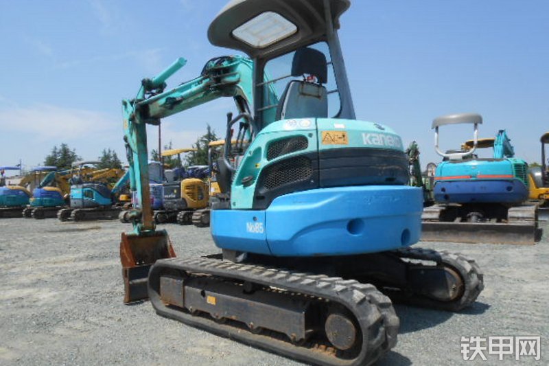 久保田RX-403S挖掘机整机外观