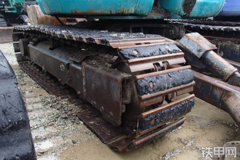 久保田RX-403挖掘机局部