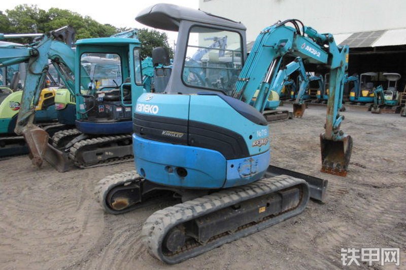 久保田RX-303S挖掘机整机外观