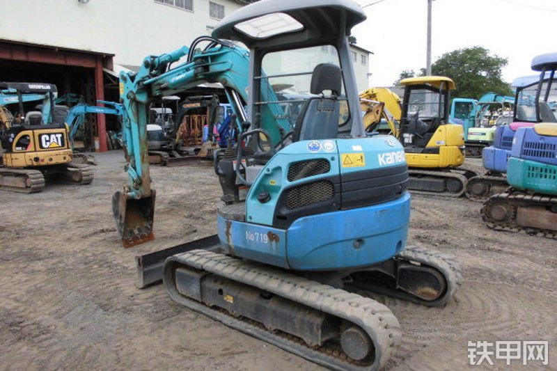 久保田RX-303S挖掘机整机外观