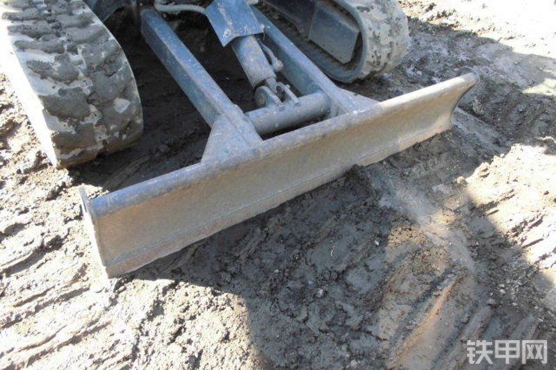 久保田RX-405挖掘机局部