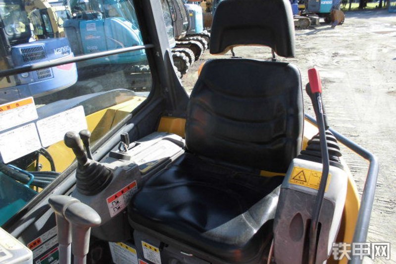 久保田RX-505挖掘机局部