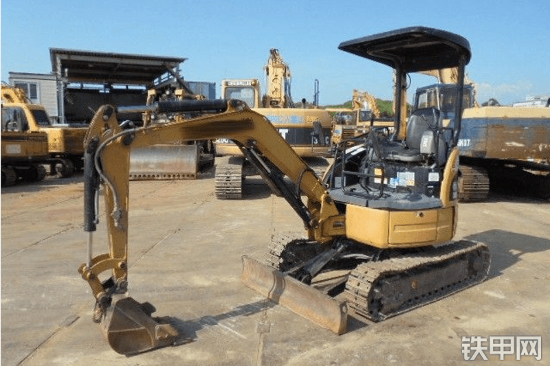 卡特彼勒302CCR挖掘机整机外观