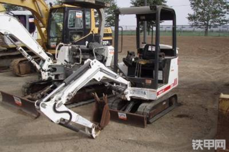 山猫bobcat320履带式挖掘机