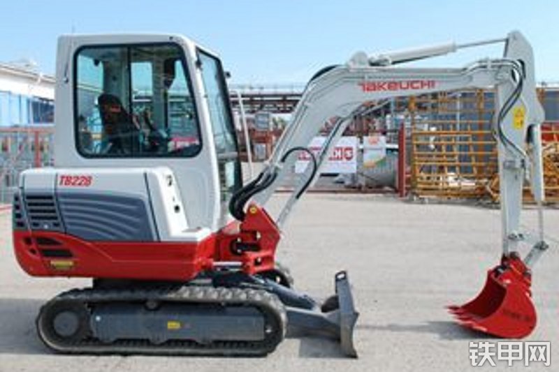 竹内tb228履带式挖掘机