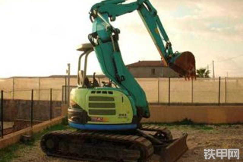 洋马b6-6履带式挖掘机