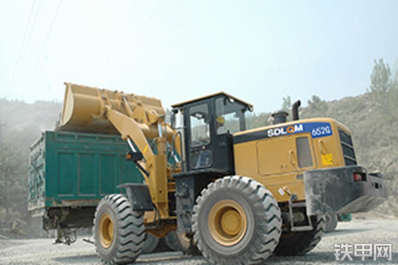 雷乔曼机械652G装载机整机外观