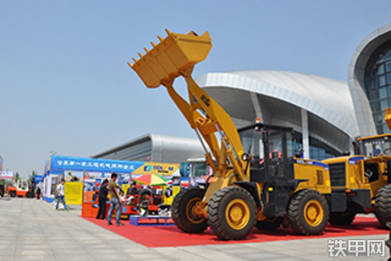 雷乔曼机械630G装载机整机外观