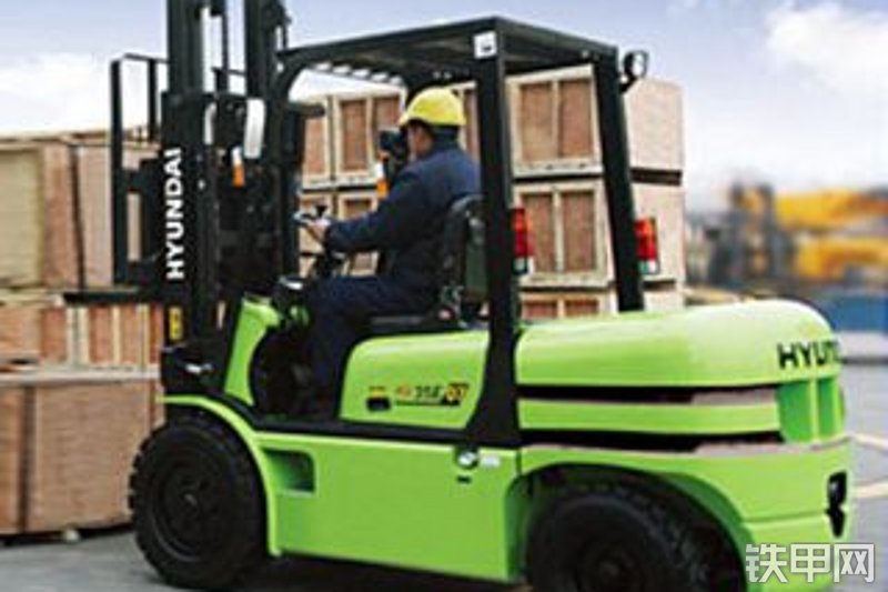 现代hc30e-07内燃式叉车