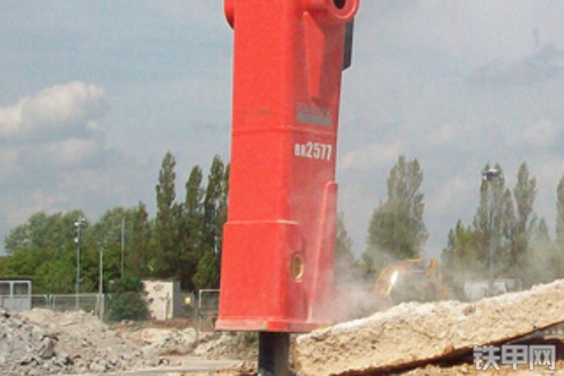 山特维克br2577立式破碎锤