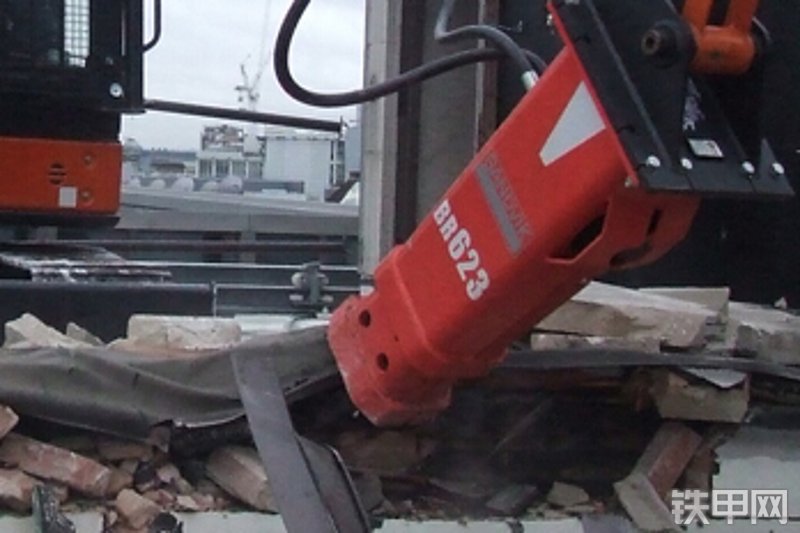 山特维克br321立式破碎锤