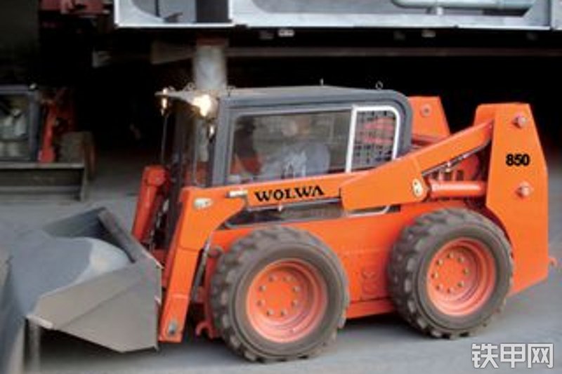 沃尔华gn850轮式滑移装载机