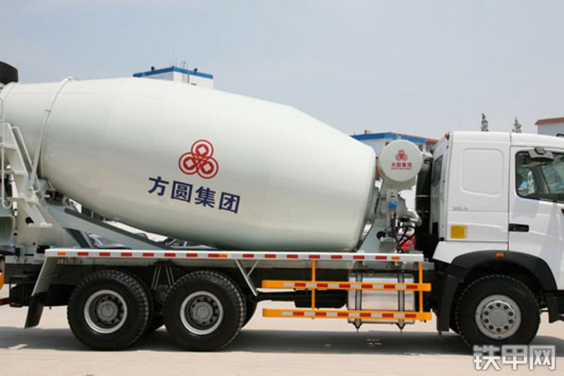 方圆集团fyg5311gjbc-14搅拌运输车