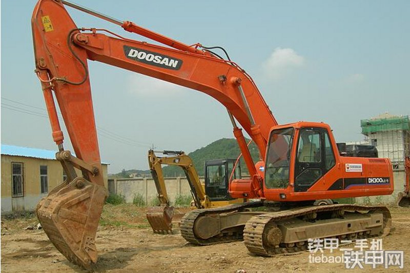 迪万伦dh300-7履带式挖掘机