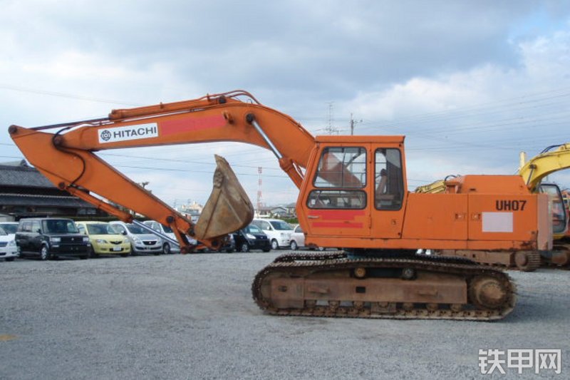 日立uh07-7履带式挖掘机