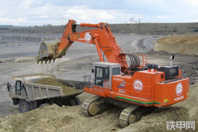 日立ZX1200-5D挖掘机整机外观