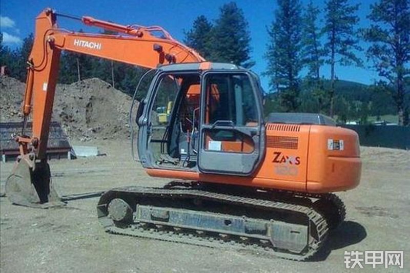 日立ZX110-3挖掘机整机外观