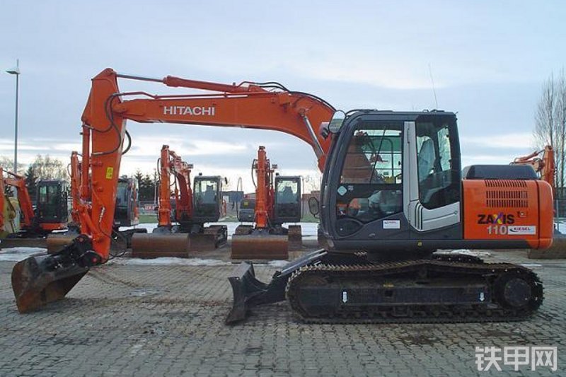 日立ZX110-3挖掘机整机外观