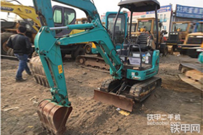 神钢sk17sracera履带式挖掘机