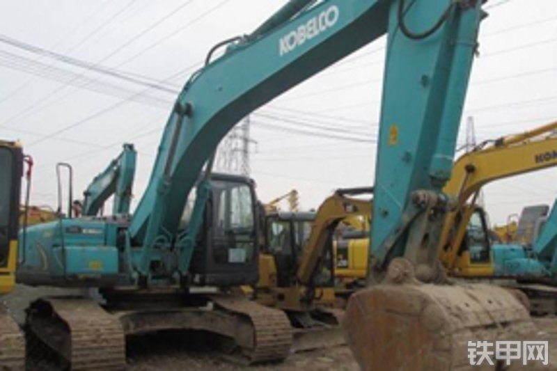 神钢sk250lc-8履带式挖掘机